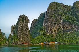 Bo Hon Island in Halong bay