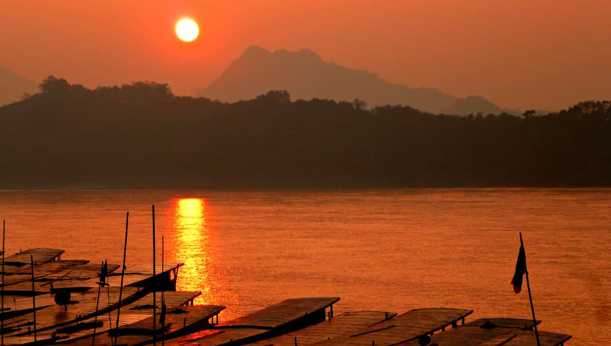 CAMBODIA KAYAKING TOUR ON MEKONG RIVER CAMBODIA KAYAKING TOUR ON MEKONG RIVER