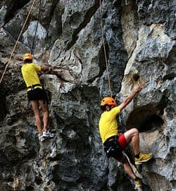 Adventure tourists enjoy pushing it to the limit in scenic Ninh Binh Adventure tourists enjoy pushing it to the limit in scenic Ninh Binh