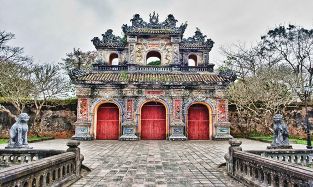 12-DAY VIETNAM DELIGHT TOUR FOR COOKING CLASSES 12-DAY VIETNAM DELIGHT TOUR FOR COOKING CLASSES