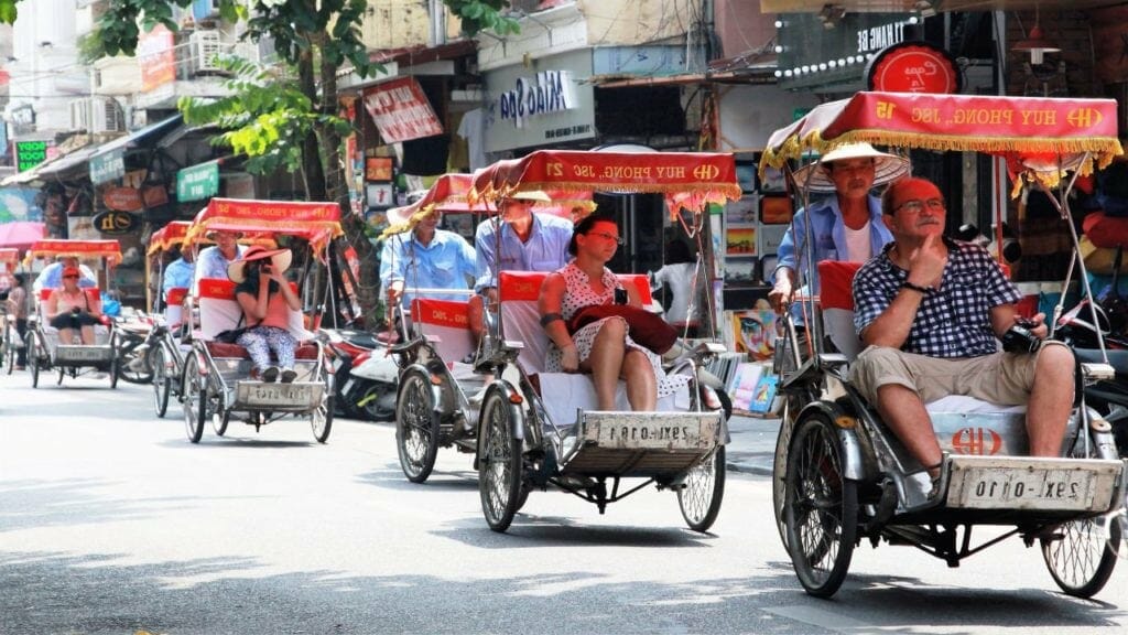 VIETNAM TOUR FROM HALONG BAY TO PHU QUOC BEACH RELAXATION - 11 DAYS VIETNAM TOUR FROM HALONG BAY TO PHU QUOC BEACH RELAXATION - 11 DAYS
