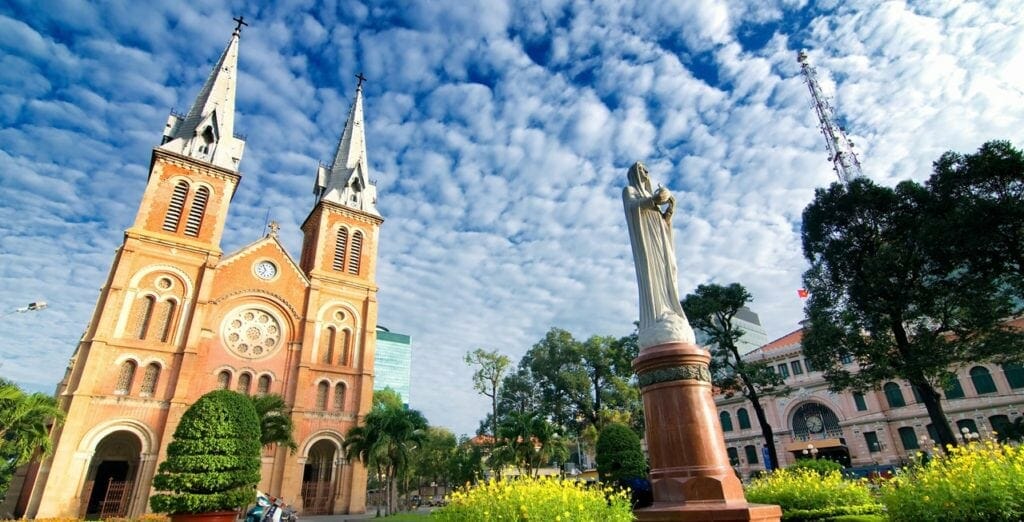 PICTURESQUE DALAT SIGHTSEEING TOUR - 3 DAYS PICTURESQUE DALAT SIGHTSEEING TOUR - 3 DAYS