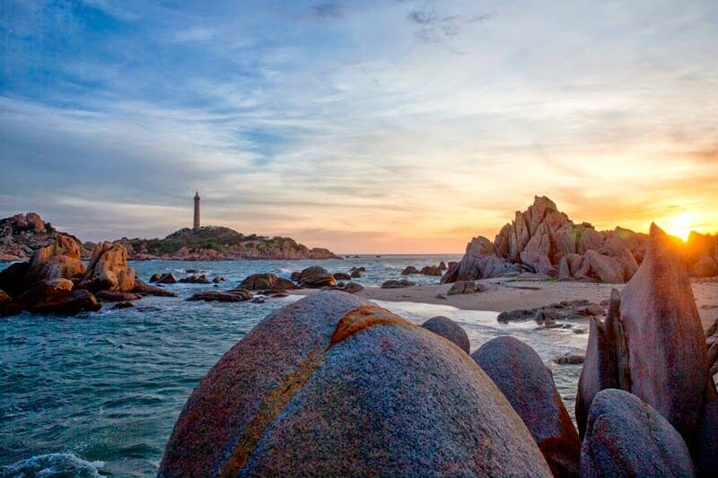 WONDERFUL VIETNAM MOTORCYCLE TOUR ALONG SOUTHERN COAST
