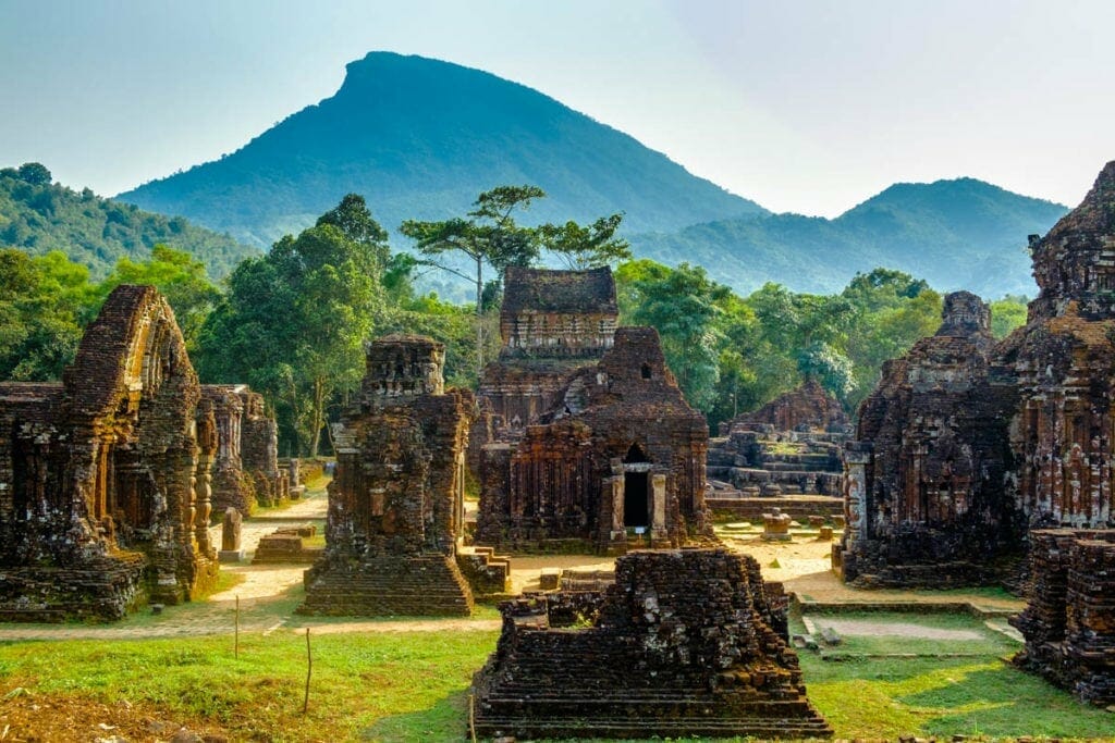 Lifetime Indochina Holiday to Vietnam, Laos and Cambodia - 16 Days Lifetime Indochina Holiday to Vietnam, Laos and Cambodia - 16 Days