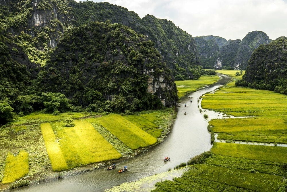 TERRIFIC HANOI MOTORCYCLE TOUR TO PU LUONG AND MAI CHAU - 4 DAYS TERRIFIC HANOI MOTORCYCLE TOUR TO PU LUONG AND MAI CHAU - 4 DAYS