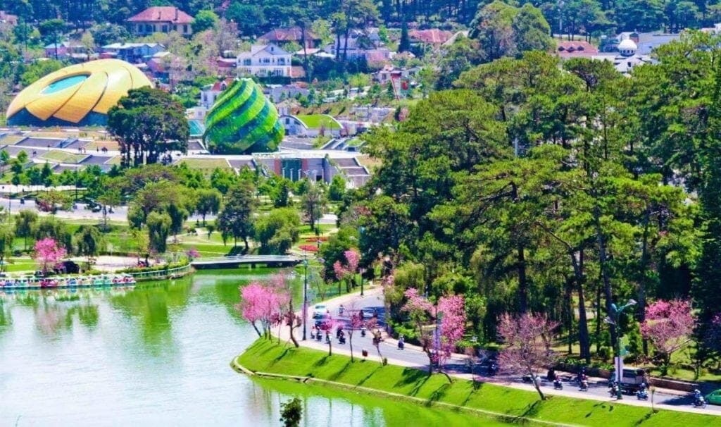 PICTURESQUE DALAT SIGHTSEEING TOUR - 3 DAYS PICTURESQUE DALAT SIGHTSEEING TOUR - 3 DAYS