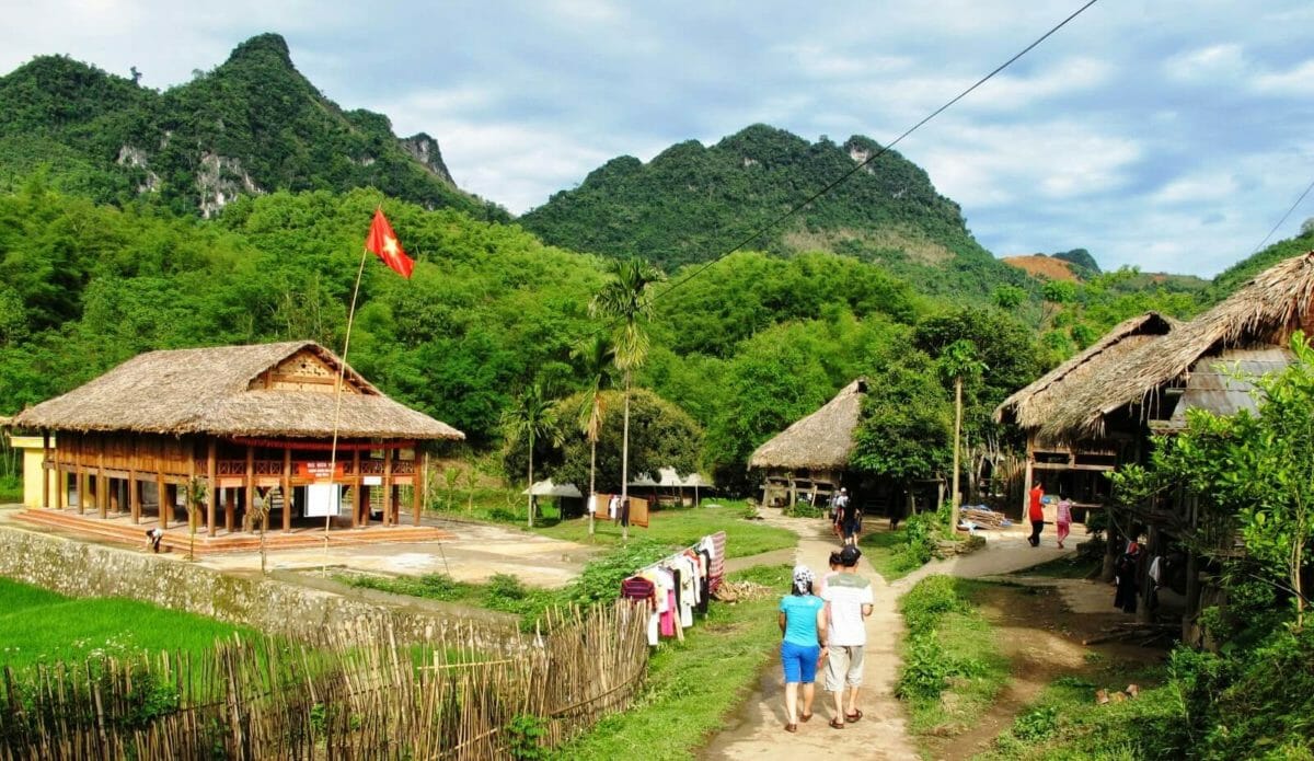 HIGHLIGHTS OF NORTHWEST VIETNAM FAMILY VACATION