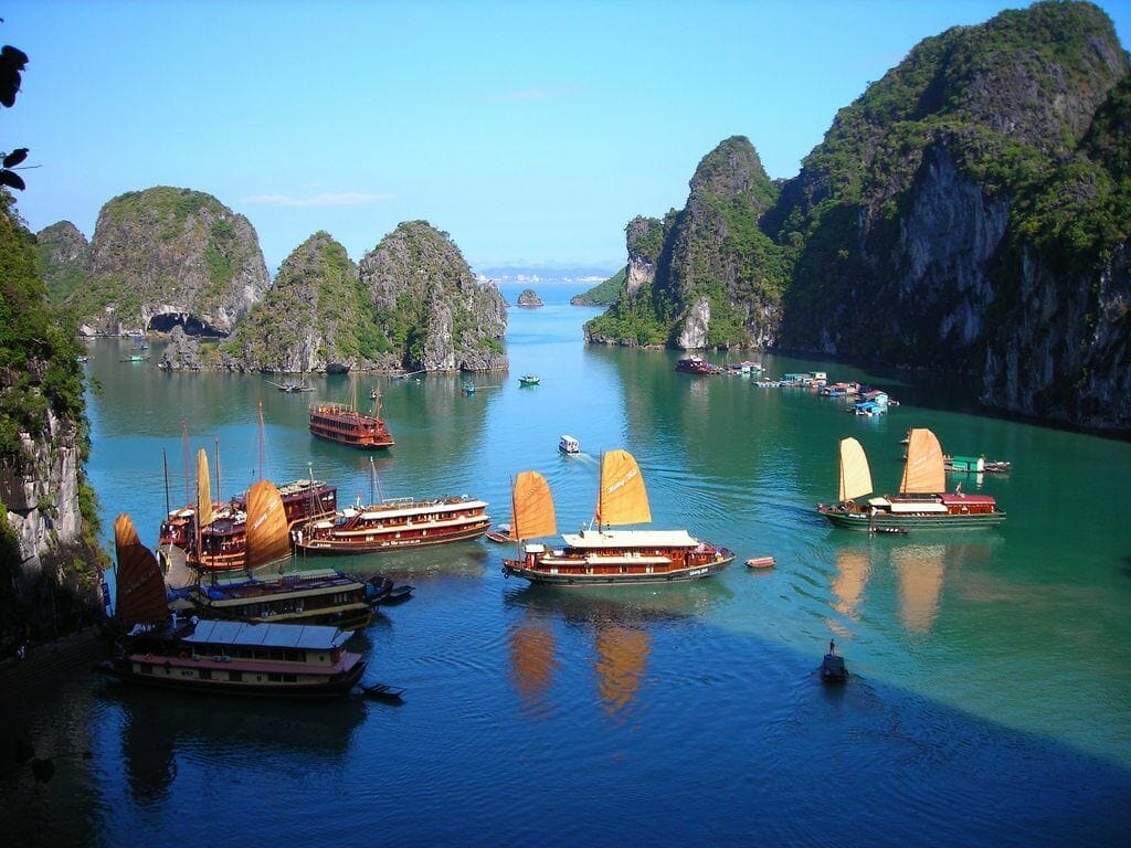 Cambodia Cross-Border Tour to Vietnam from Siemreap to Hanoi, Halong