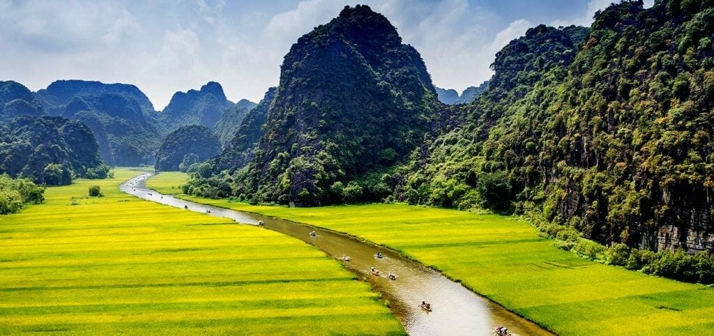ESSENTIAL HANOI ADVENTURE PACKAGE TOUR TO NINH BINH AND MAI CHAU