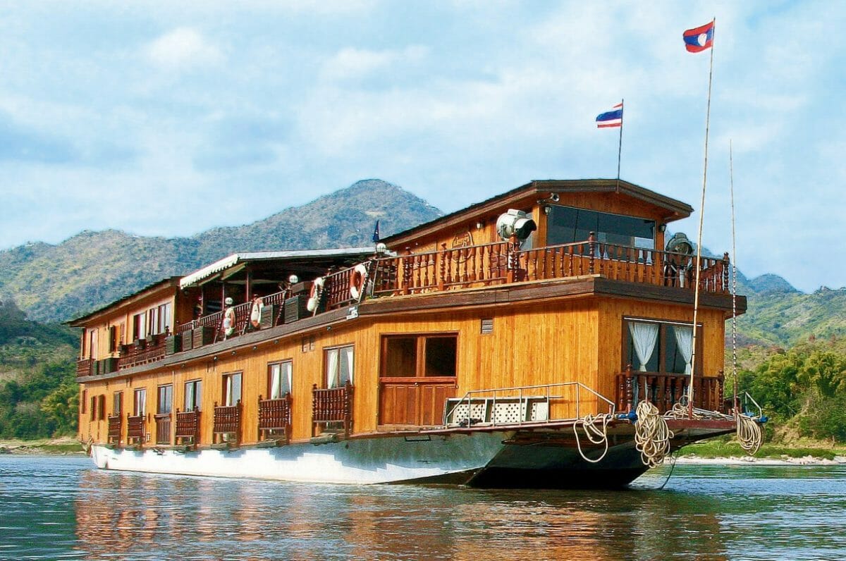 mekong river cruise in laos
