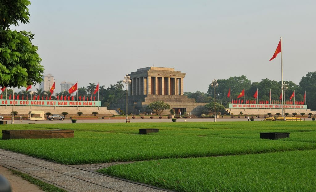 HANOI VESPA TOUR - THE INSIDER’S HANOI - 4.5 HOURS HANOI VESPA TOUR - THE INSIDER’S HANOI - 4.5 HOURS