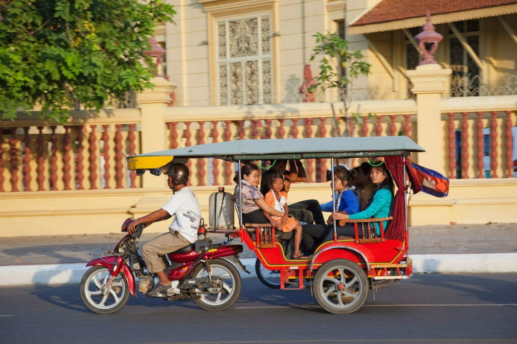 Mekong River Cruise from Phnom Penh to Siem Reap