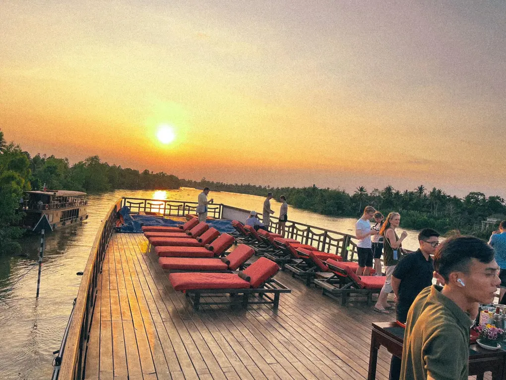 Mekong Cruise downstream from Phnom Penh to Saigon via Chau Doc, Can Tho, Cai Be